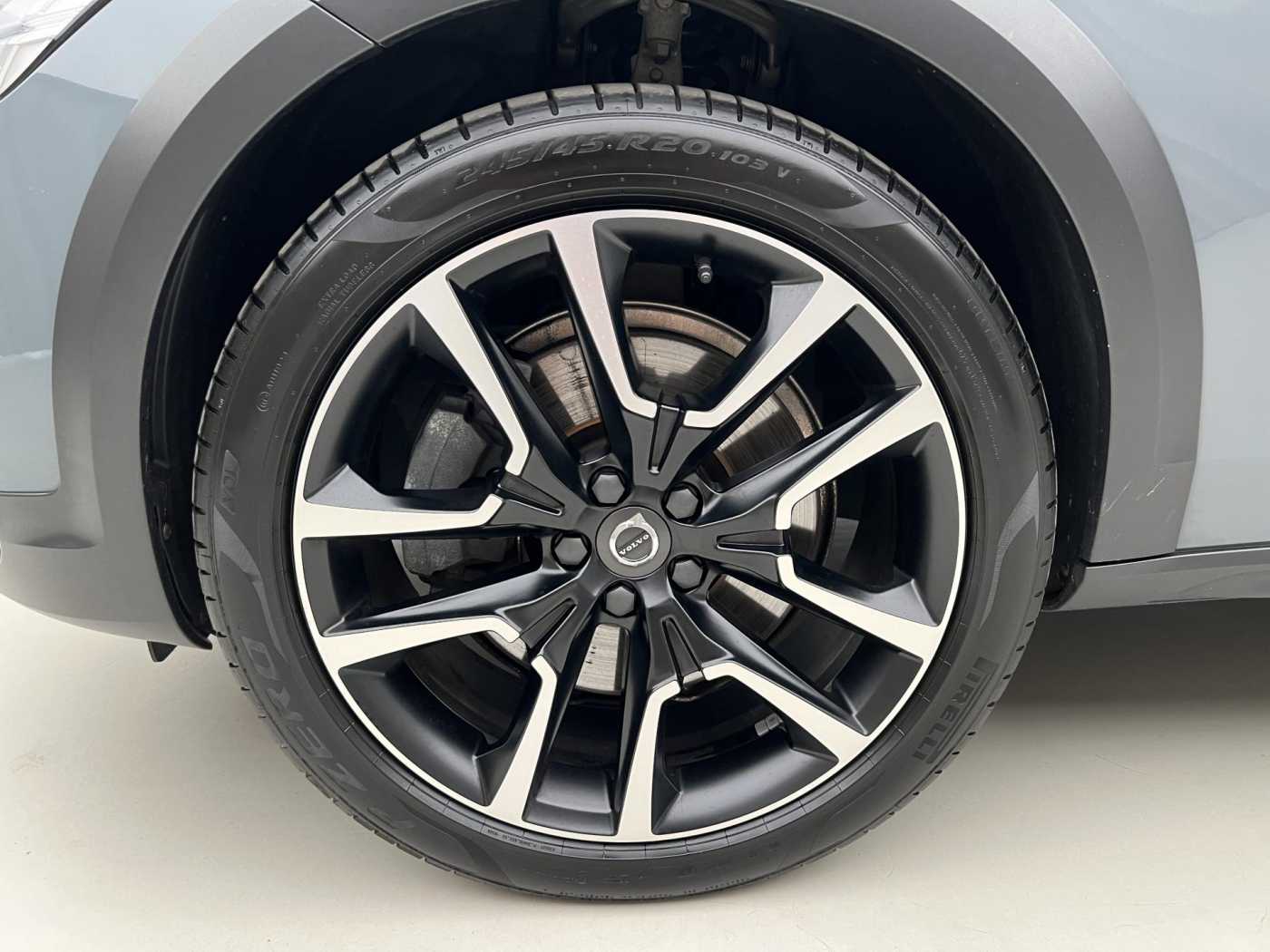 Volvo V90 Cross Country