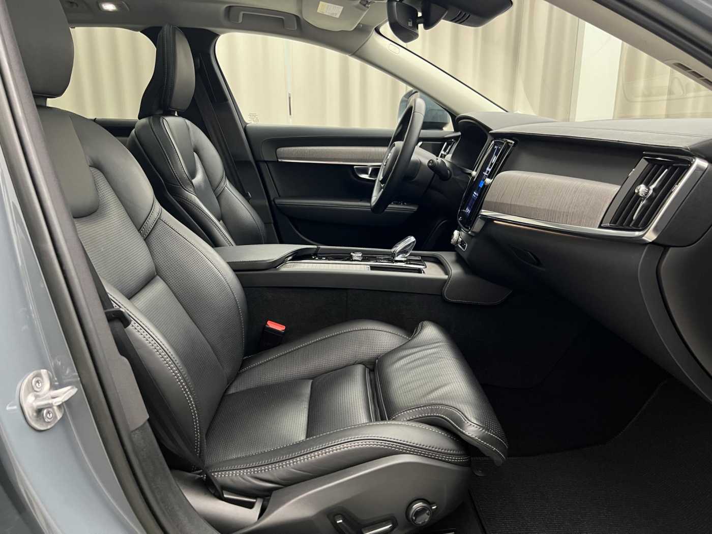 Volvo V90 Cross Country