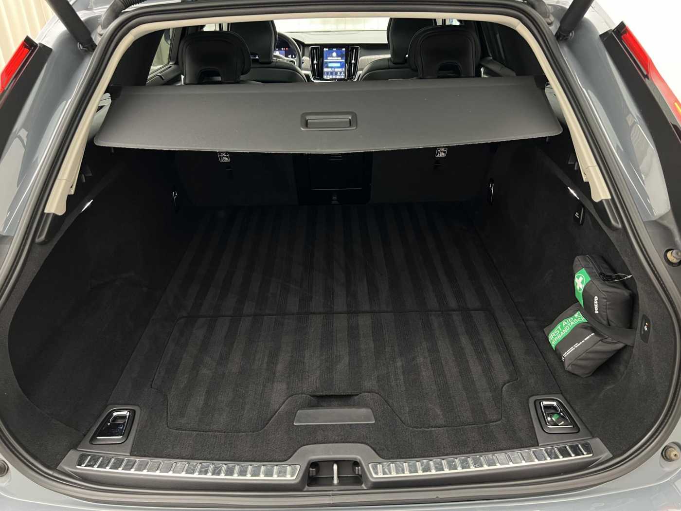 Volvo V90 Cross Country