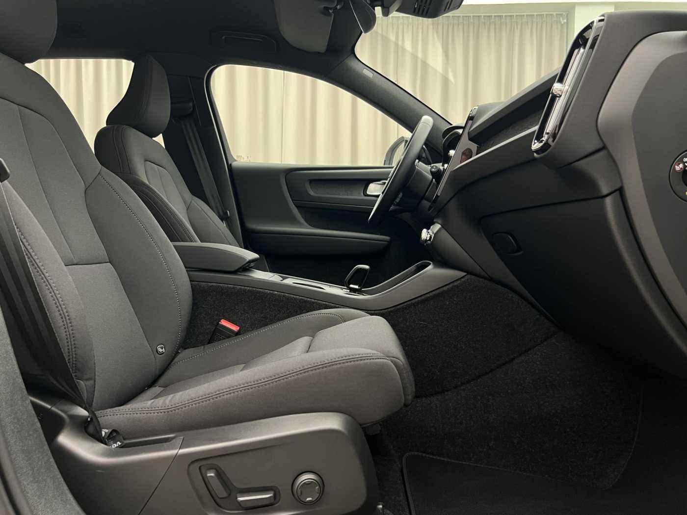 Volvo EX40