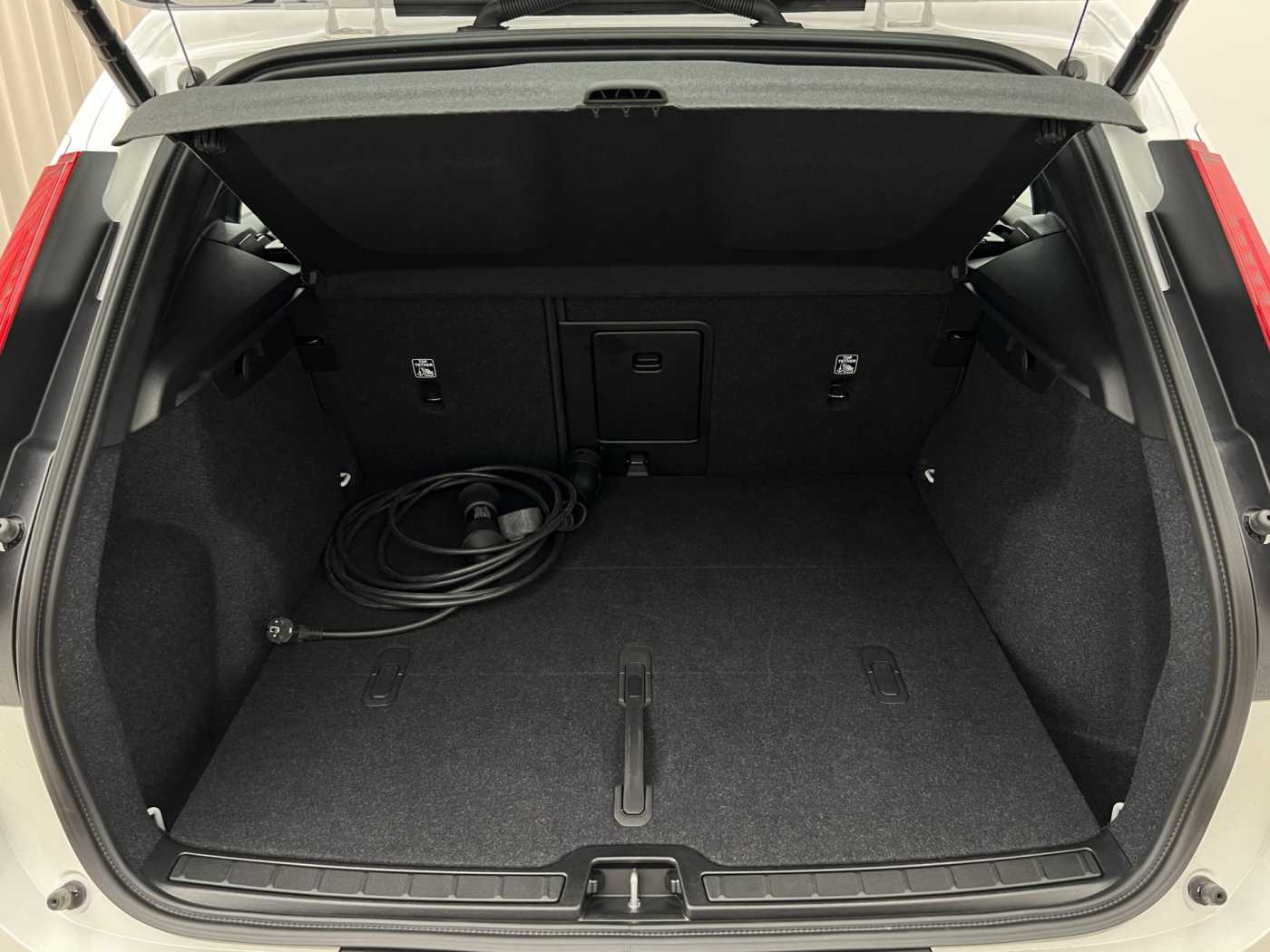 Volvo EX40