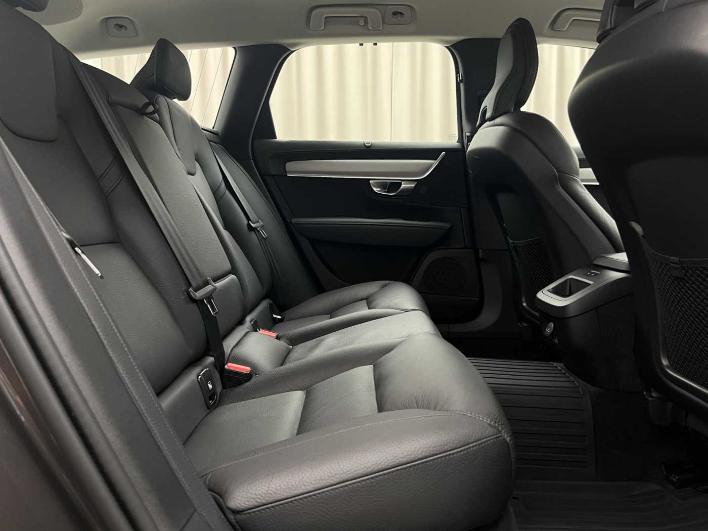 Volvo V90 Cross Country