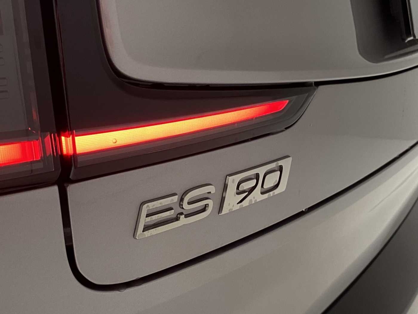 Volvo ES90