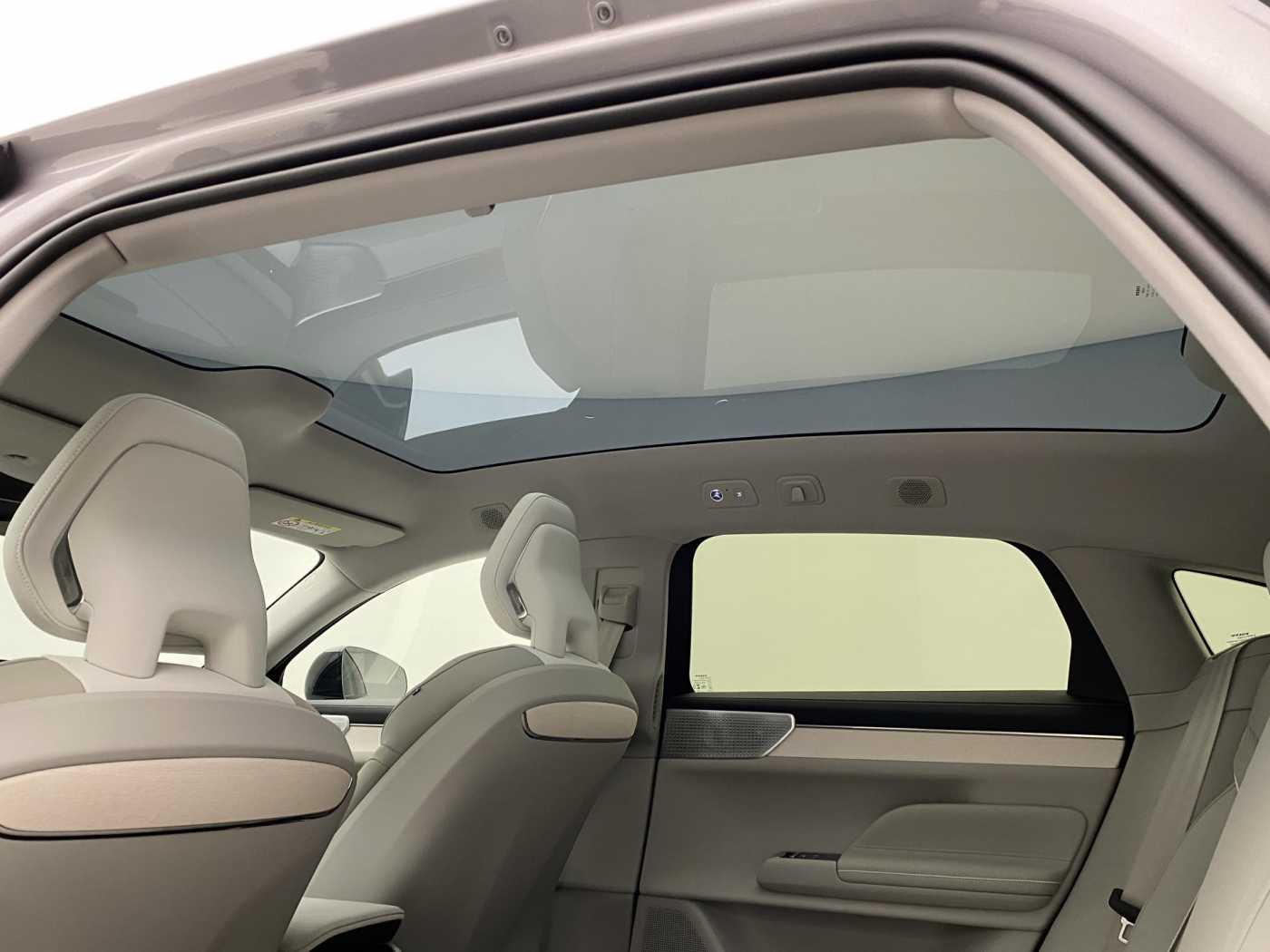 Volvo ES90