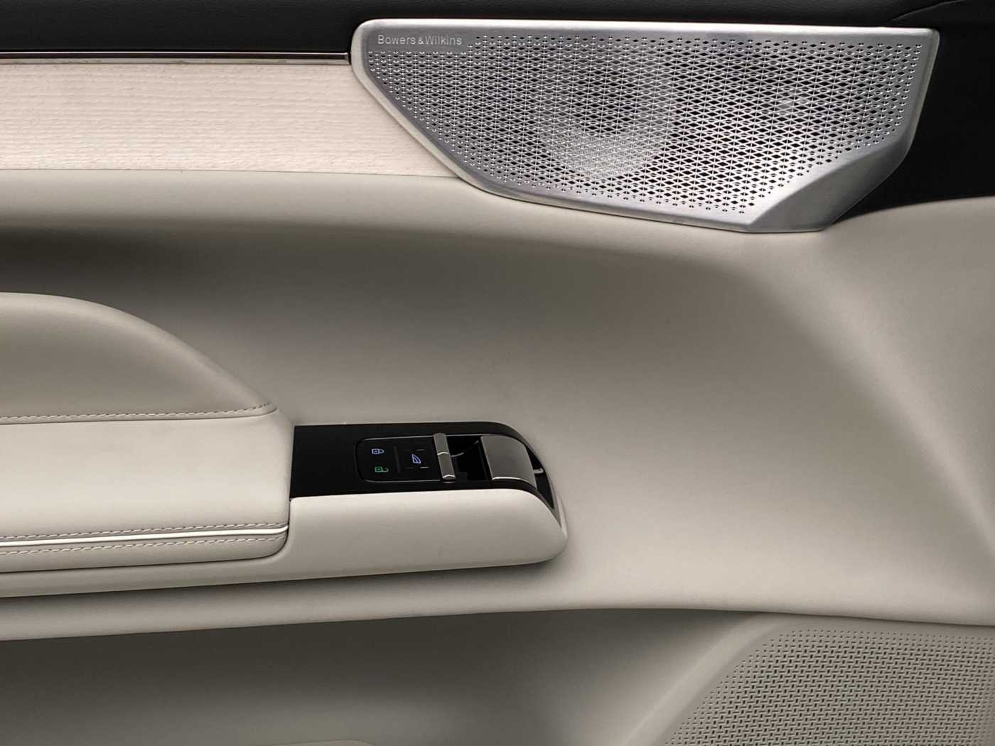 Volvo ES90