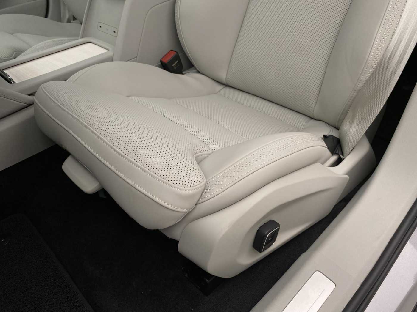 Volvo ES90