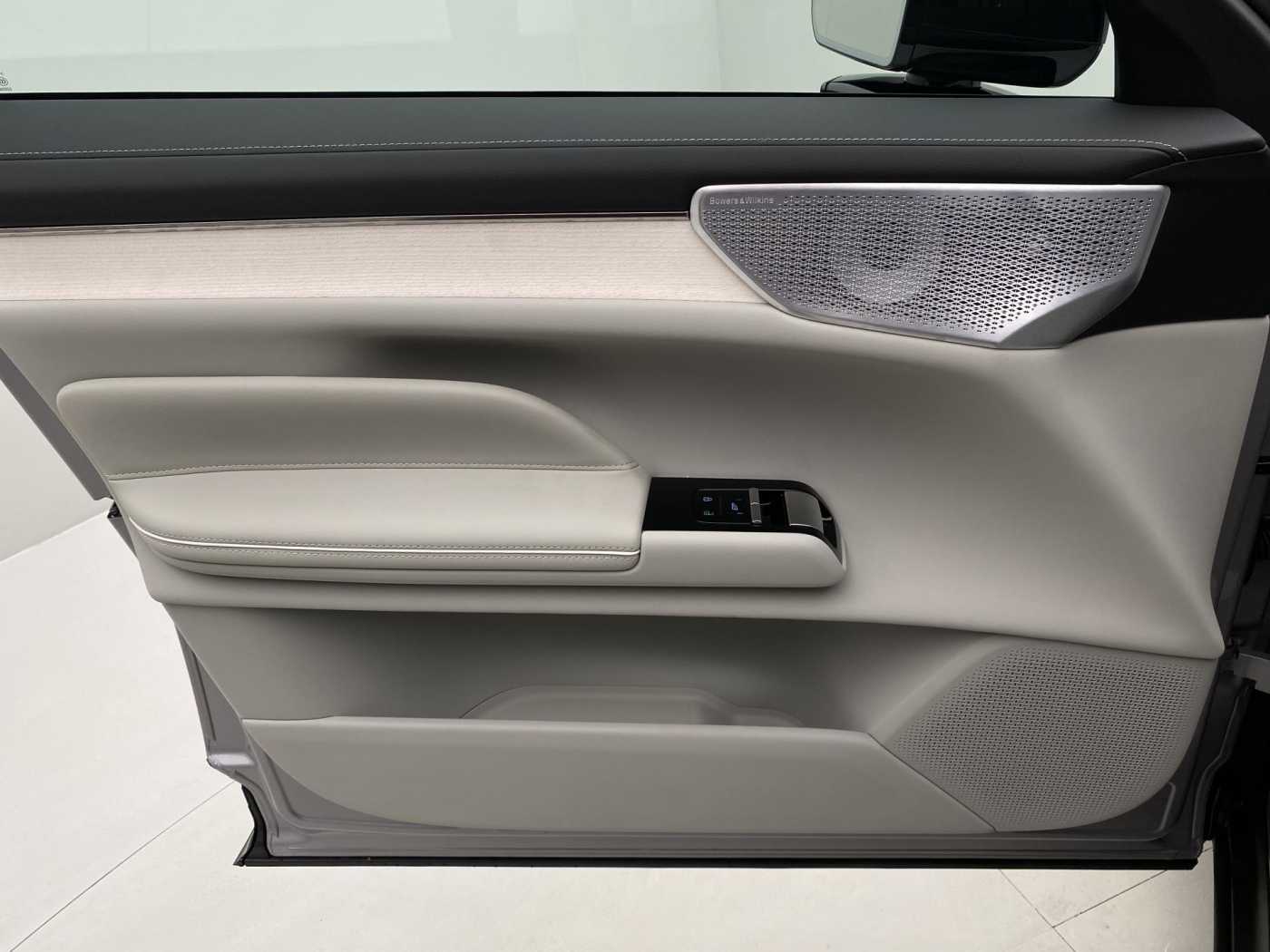 Volvo ES90
