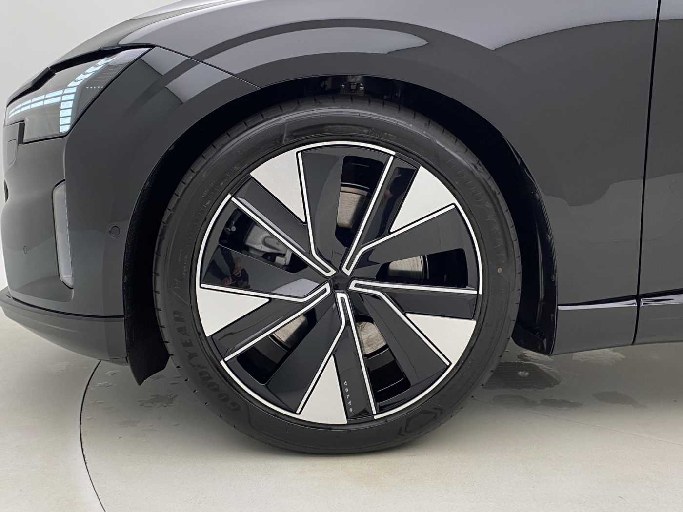 Volvo ES90