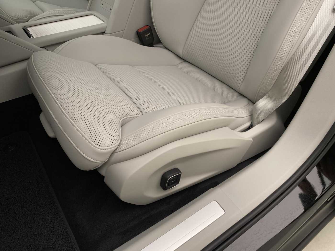 Volvo ES90