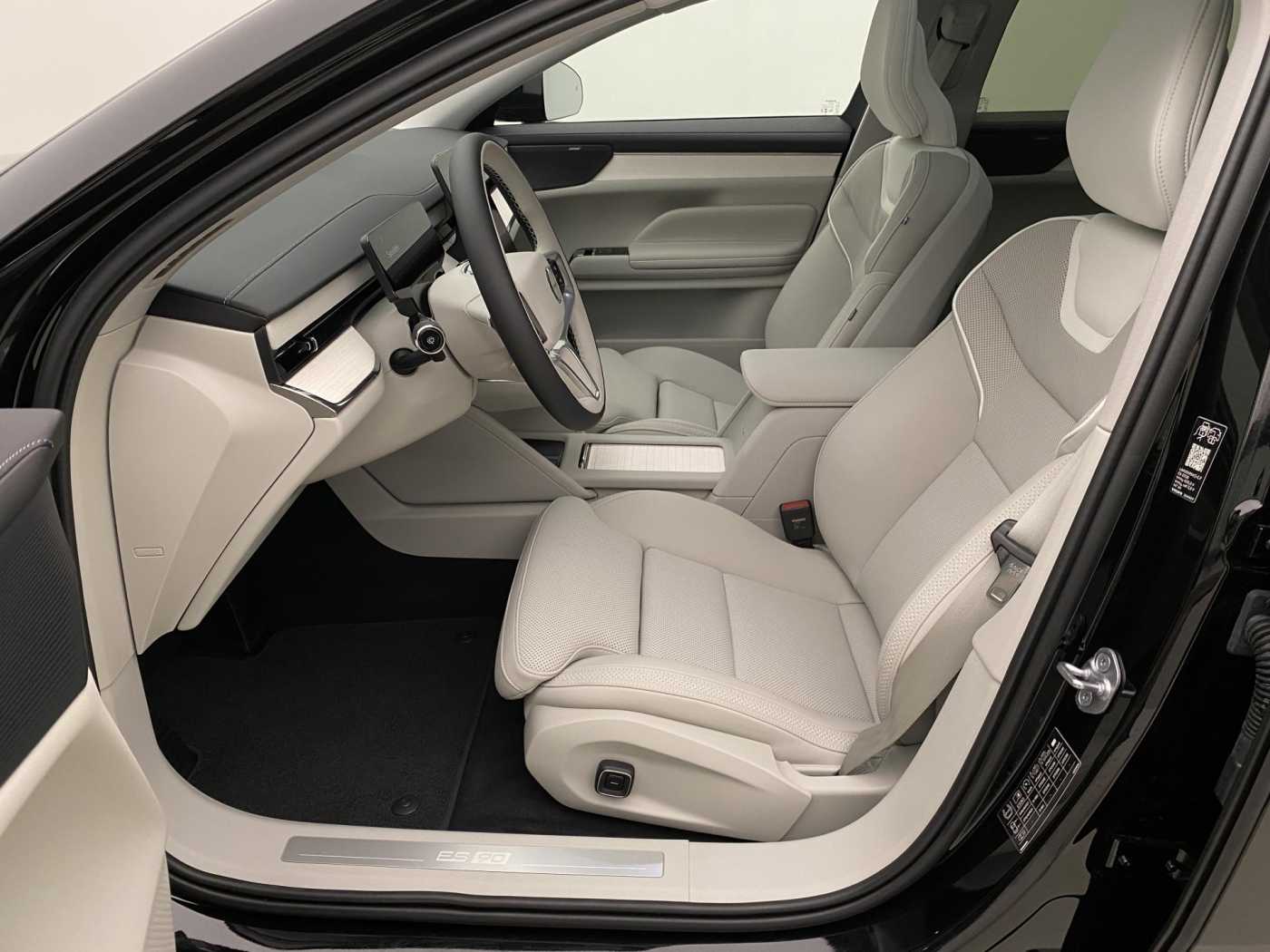 Volvo ES90