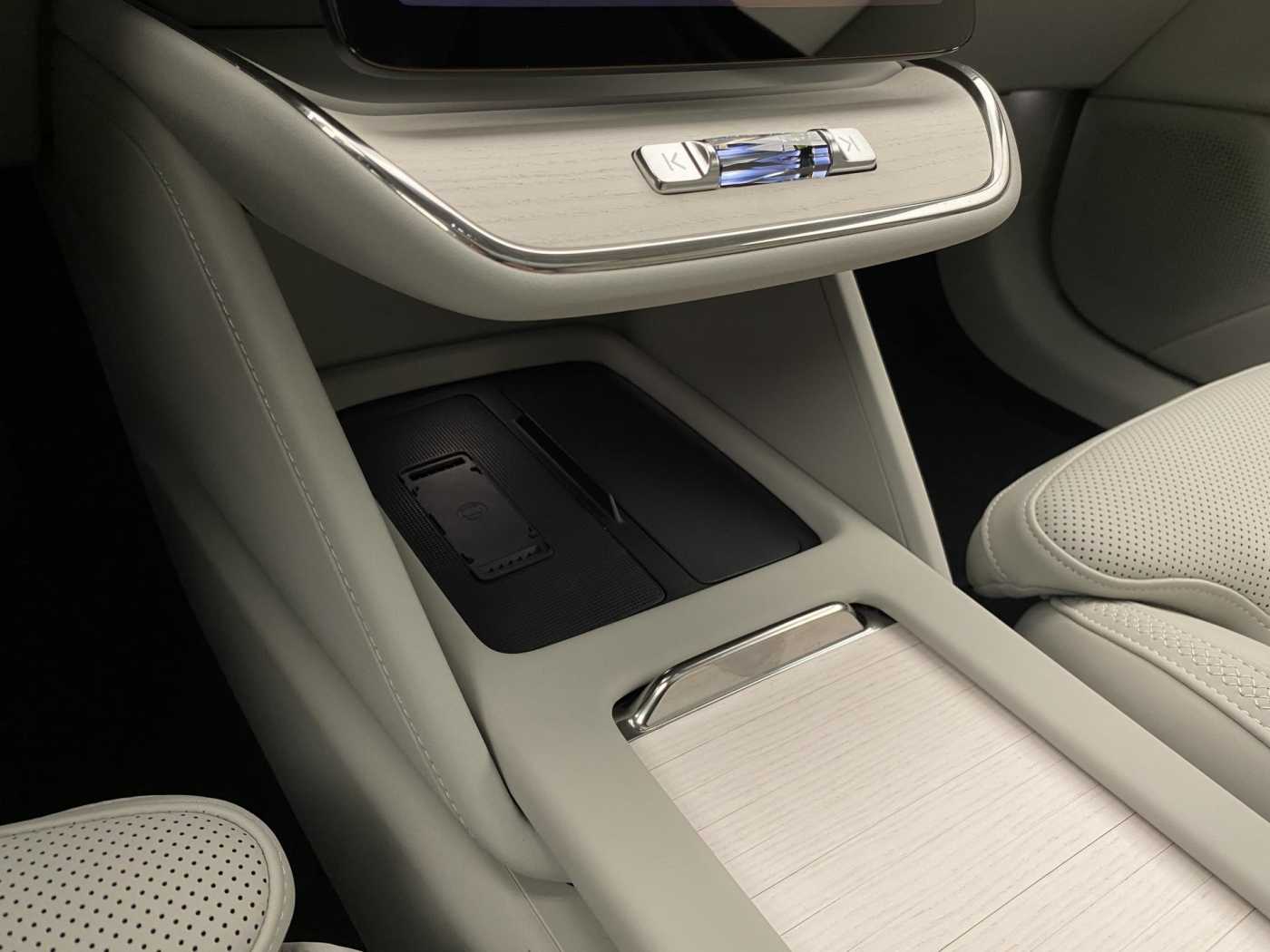 Volvo ES90