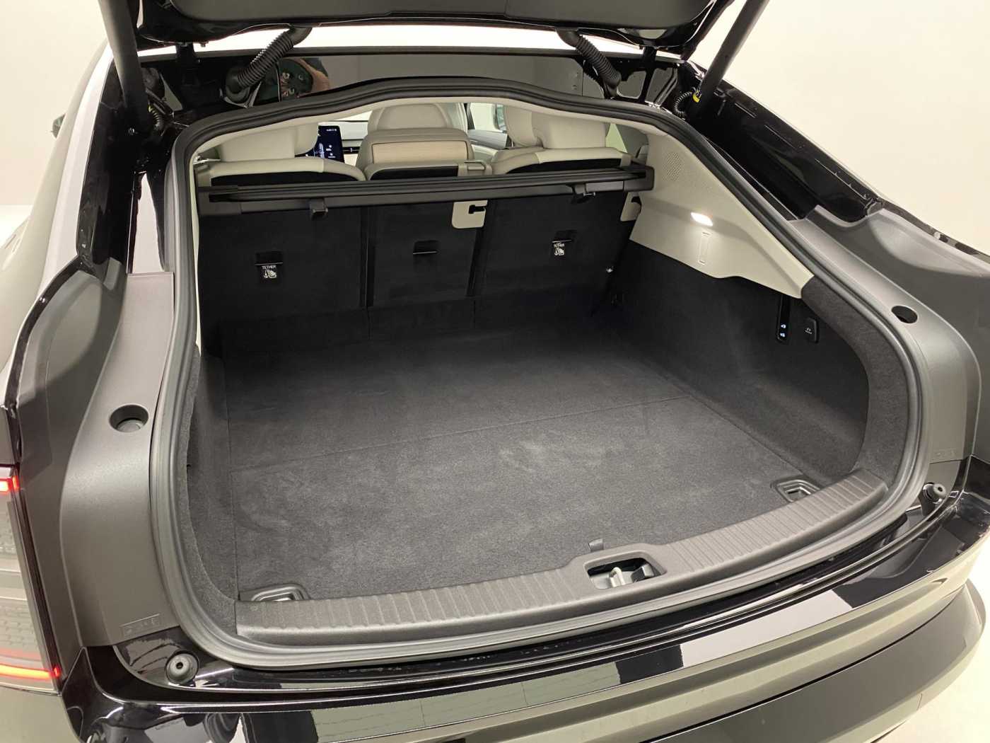 Volvo ES90