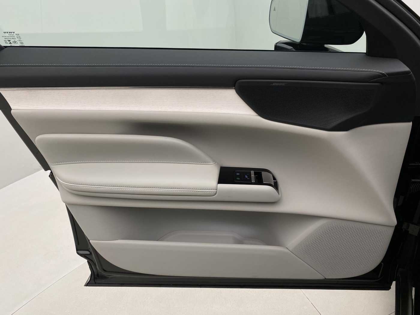 Volvo ES90