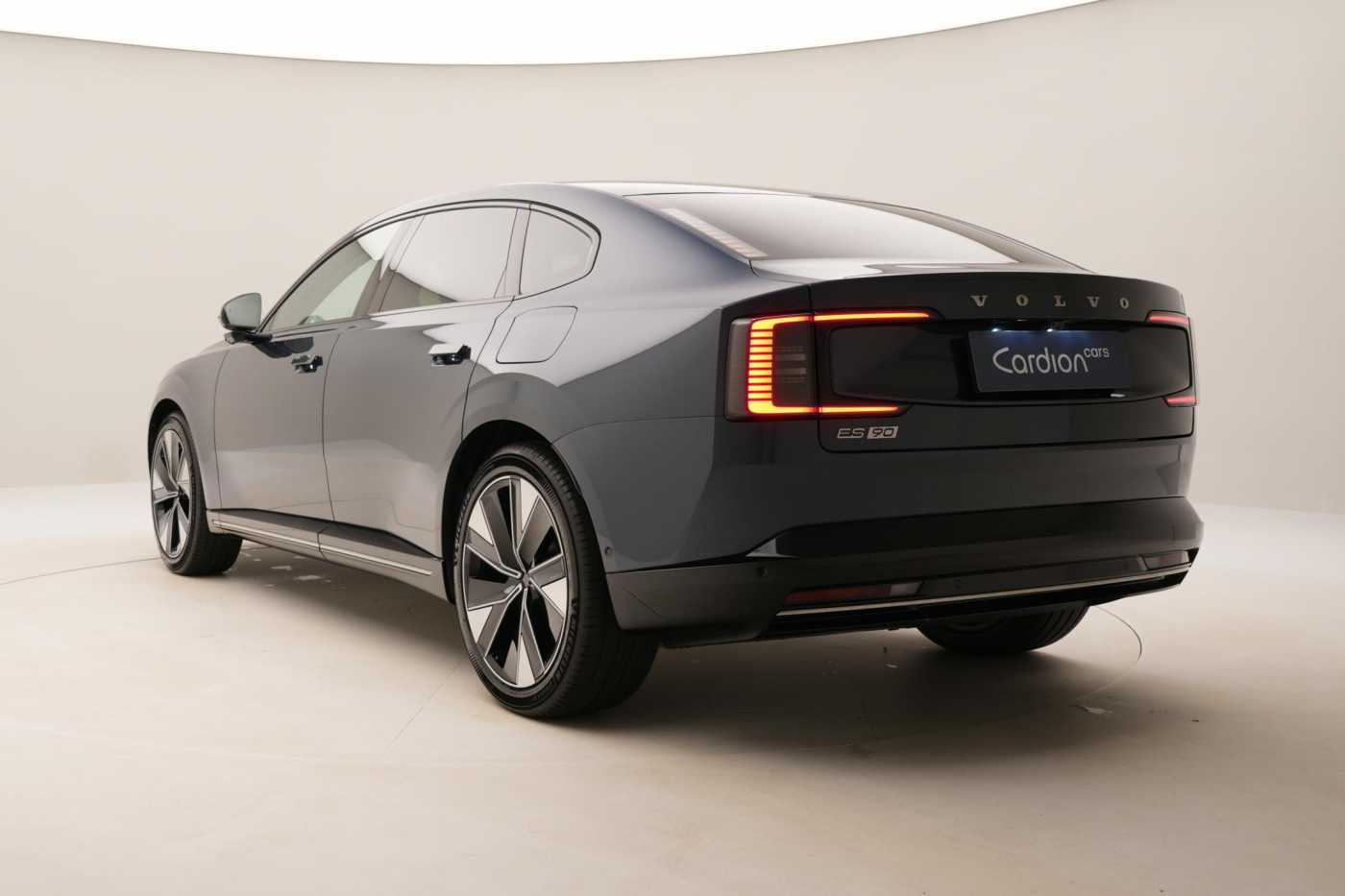 Volvo ES90