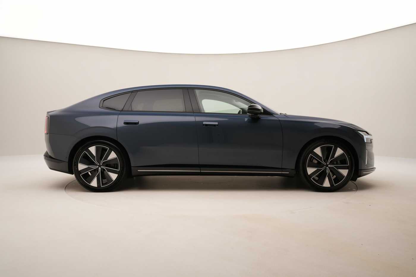Volvo ES90