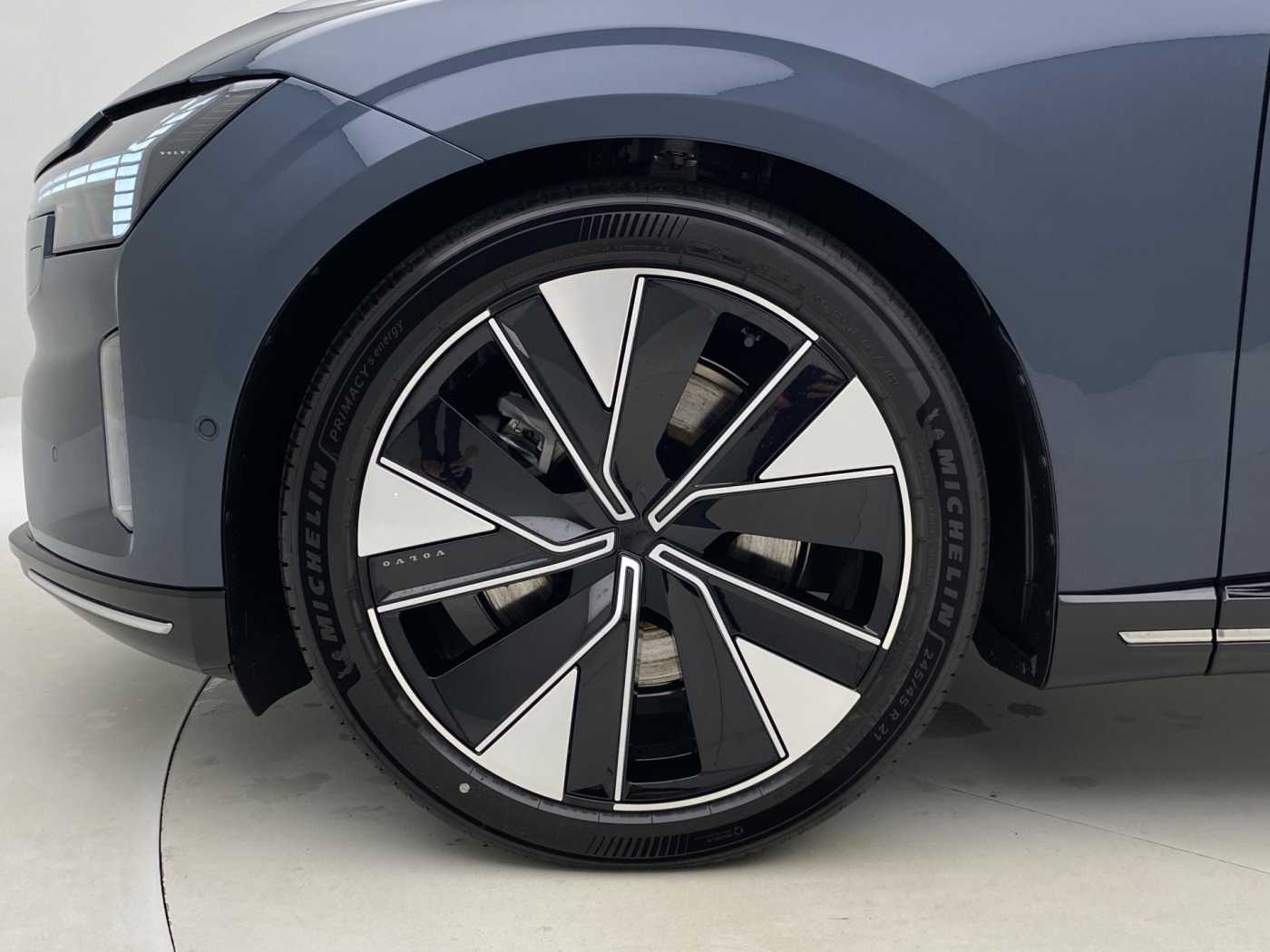 Volvo ES90