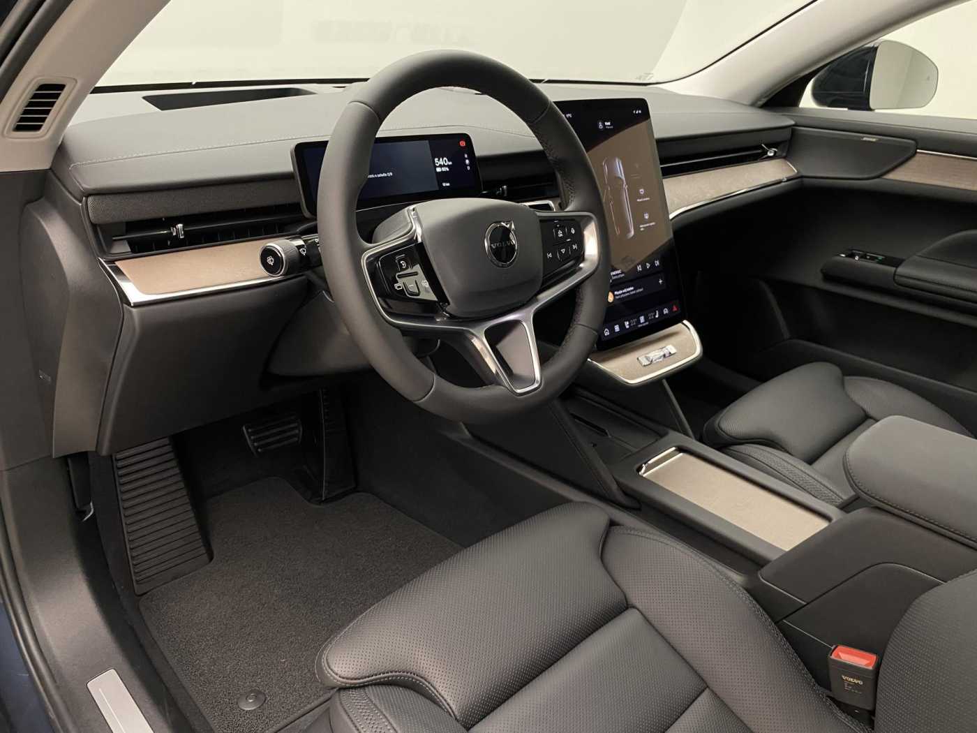 Volvo ES90