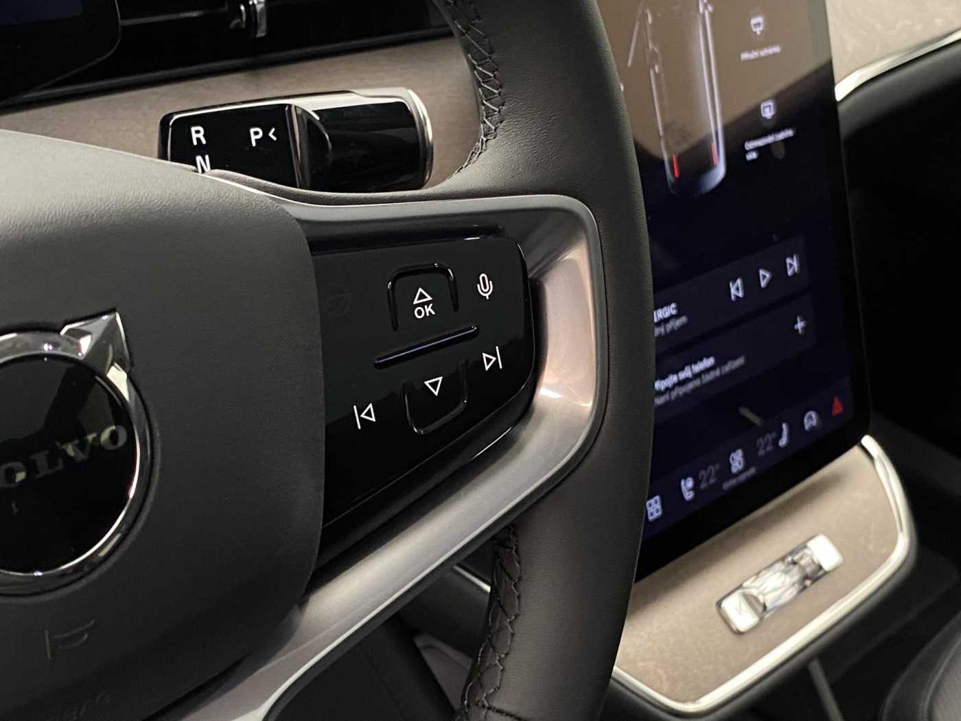 Volvo ES90