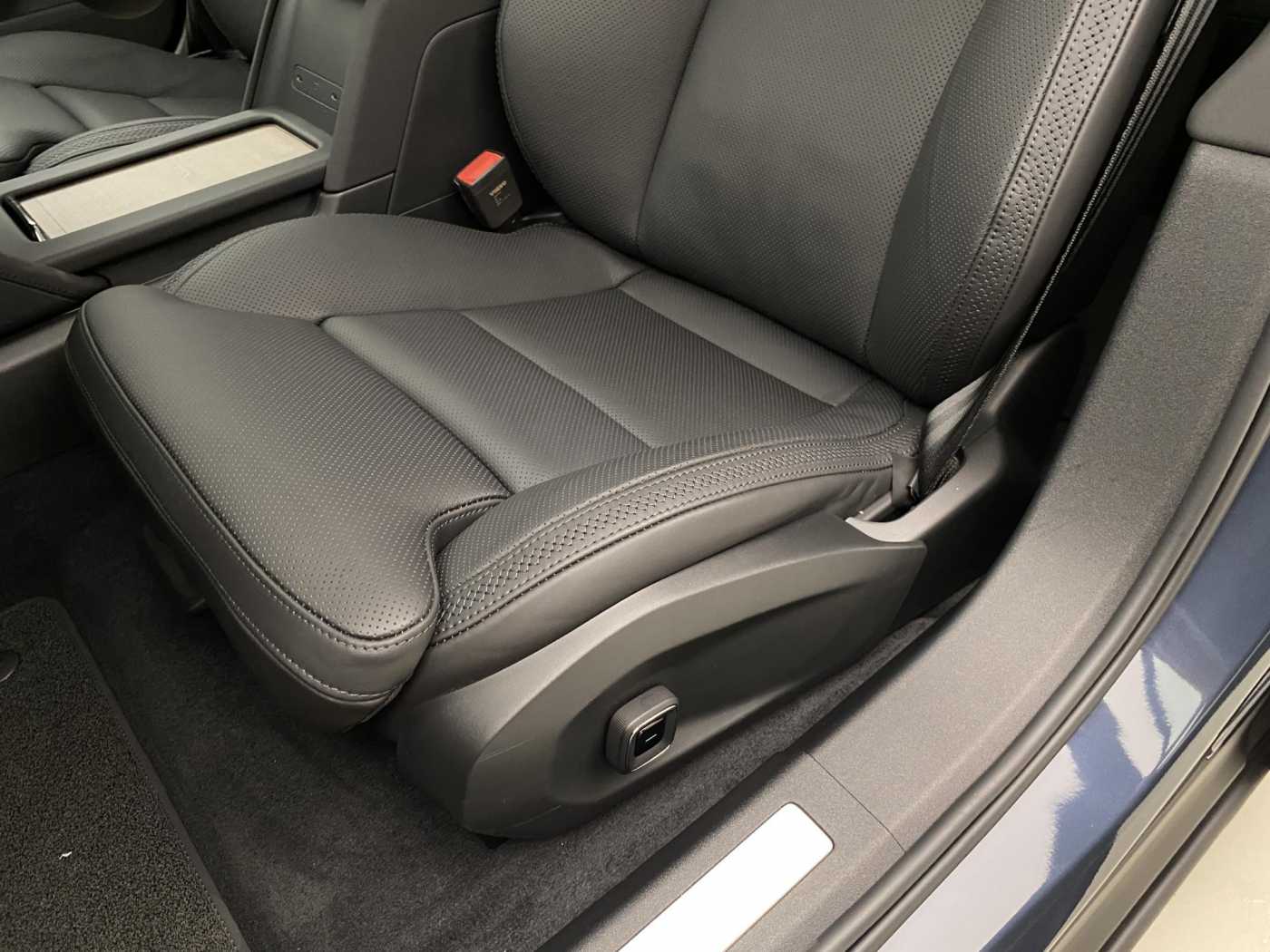 Volvo ES90