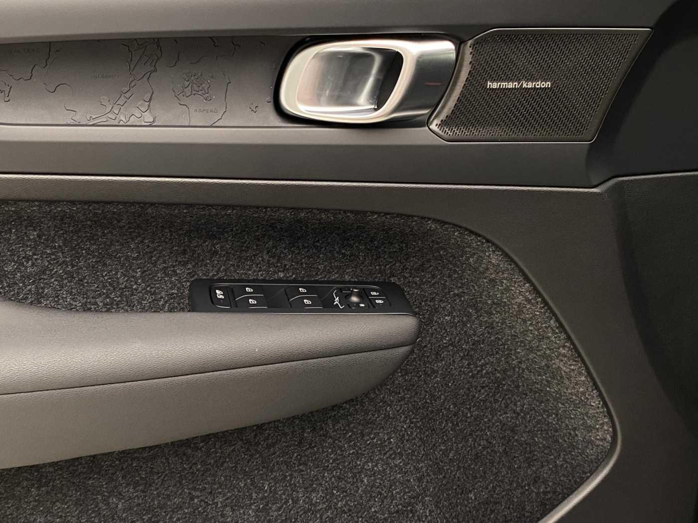 Volvo EX40