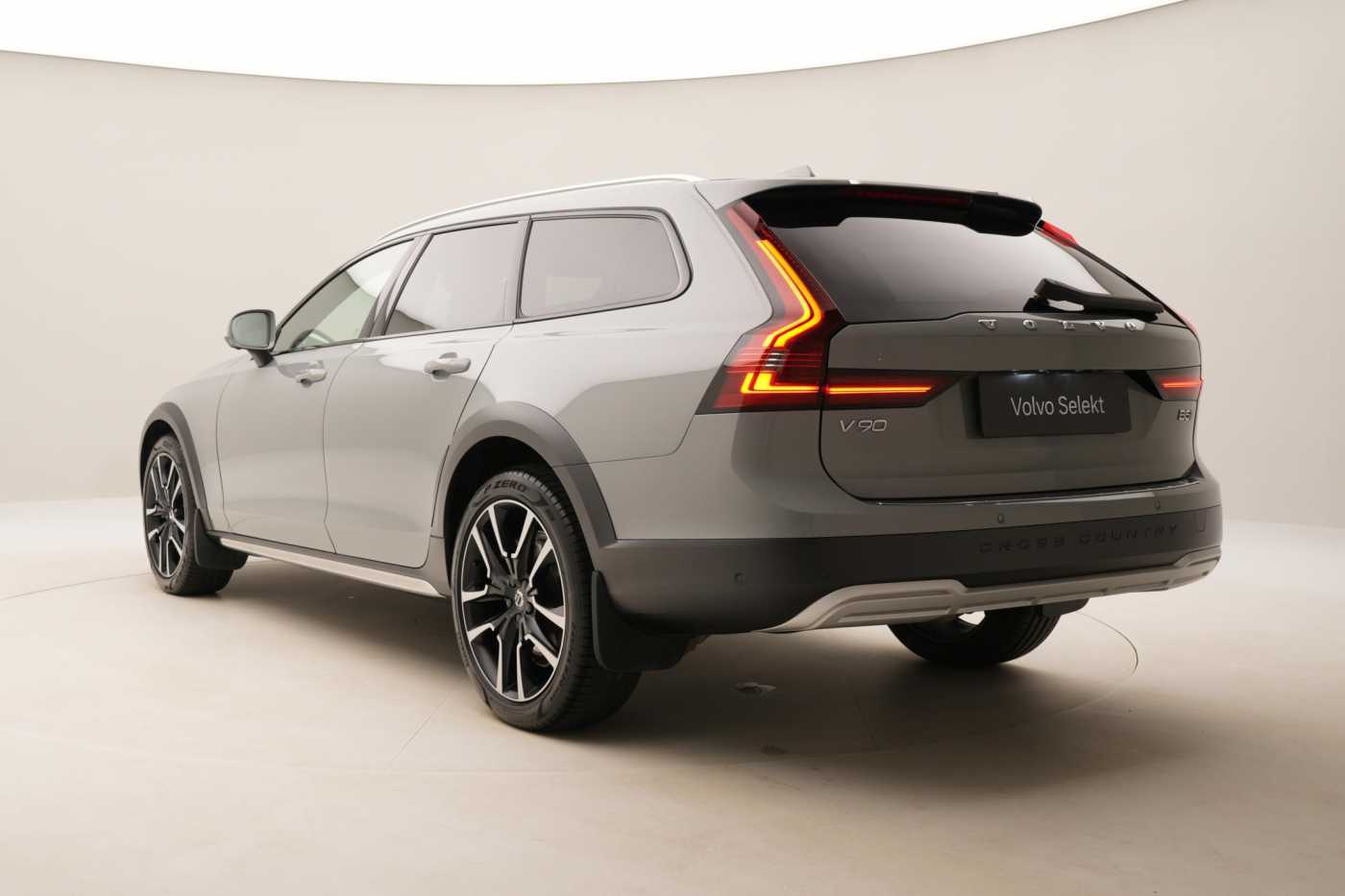 Volvo V90 Cross Country