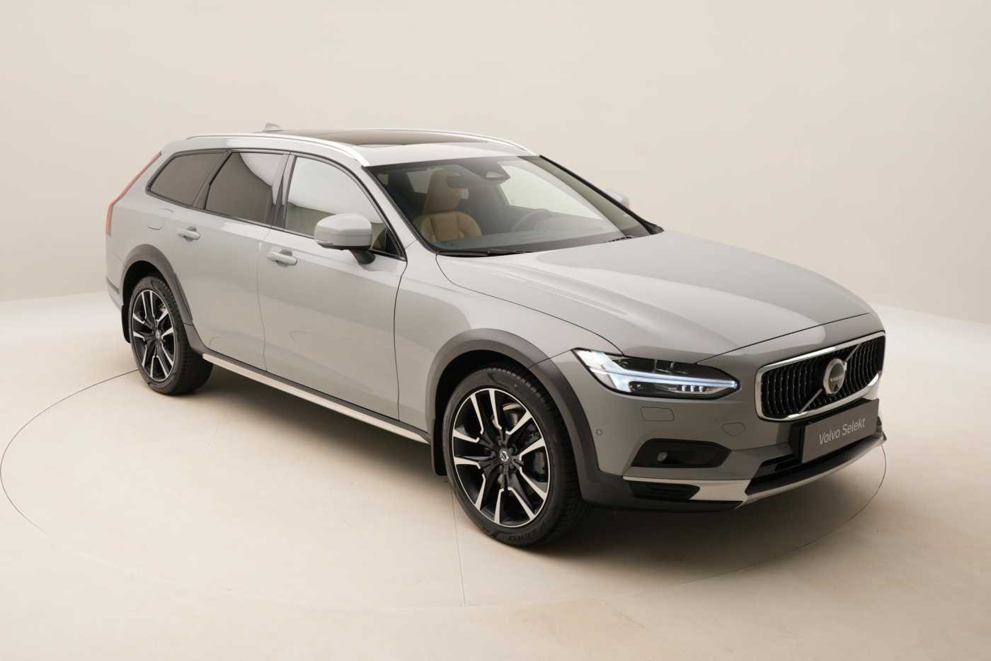 Volvo V90 Cross Country