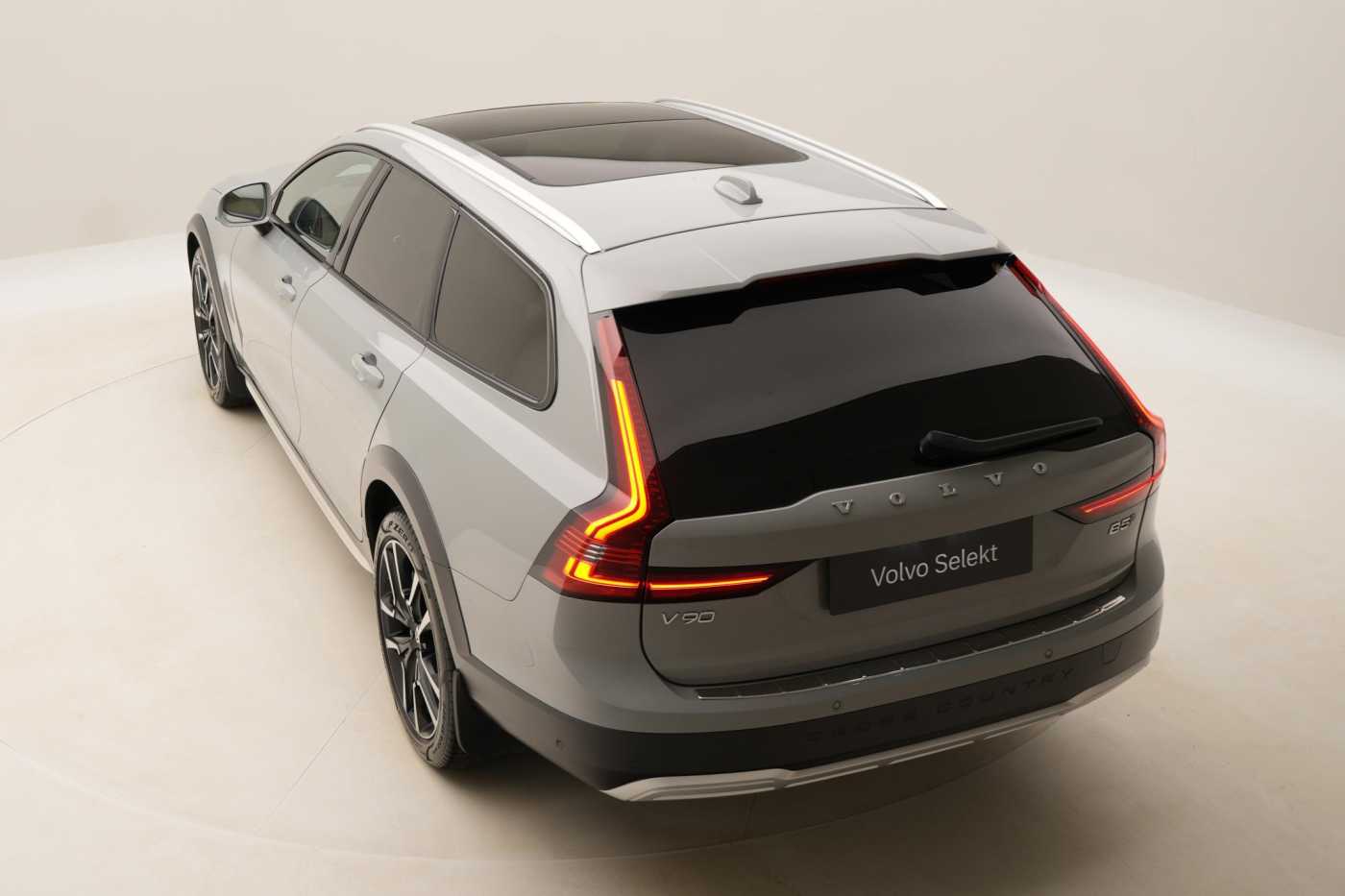 Volvo V90 Cross Country