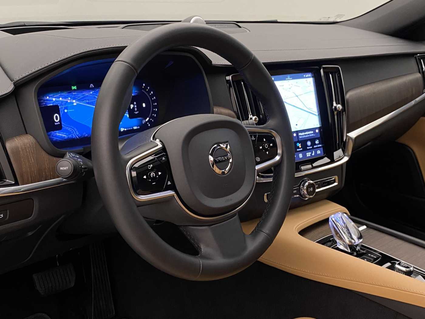 Volvo V90 Cross Country