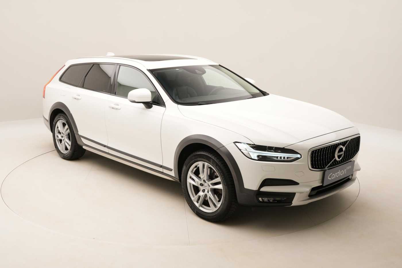 Volvo V90 Cross Country