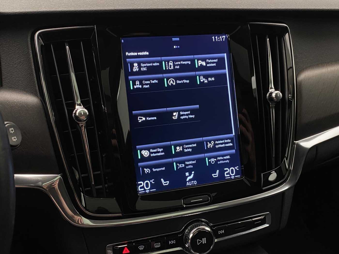 Volvo V90 Cross Country