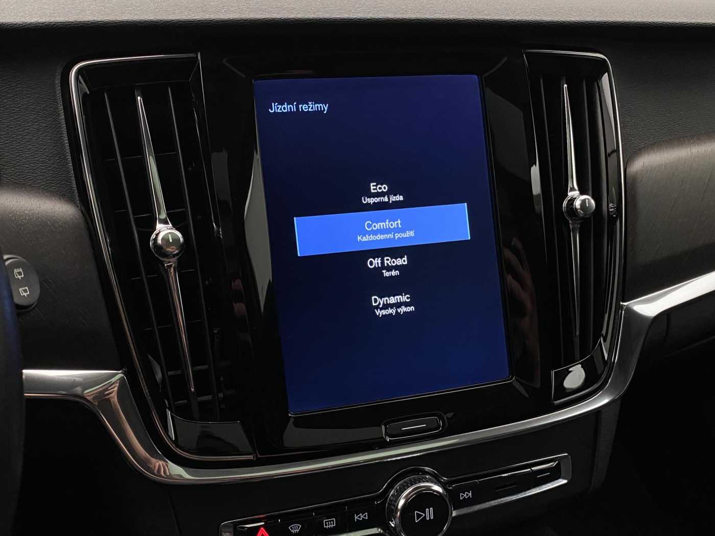 Volvo V90 Cross Country