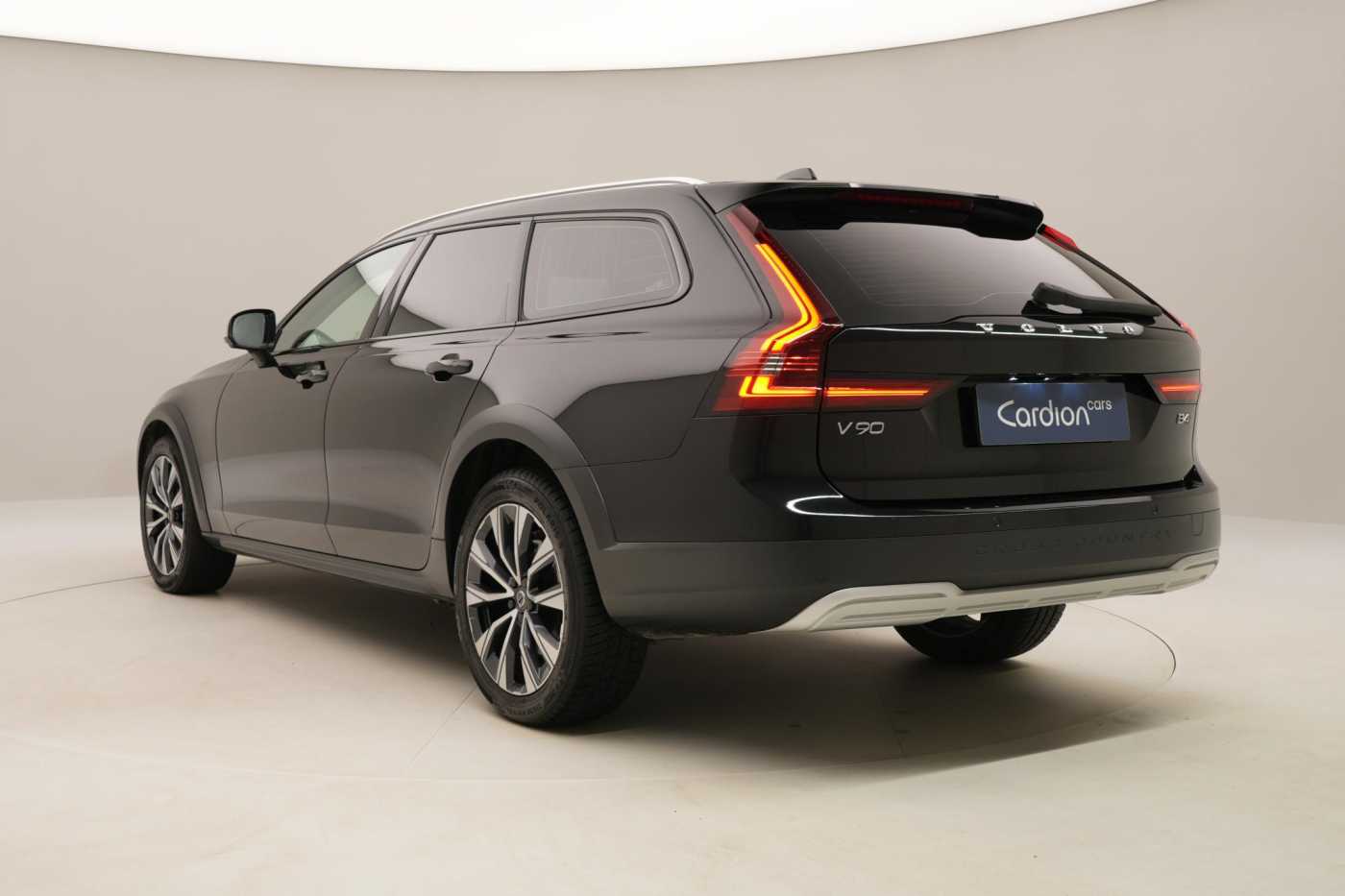 Volvo V90 Cross Country