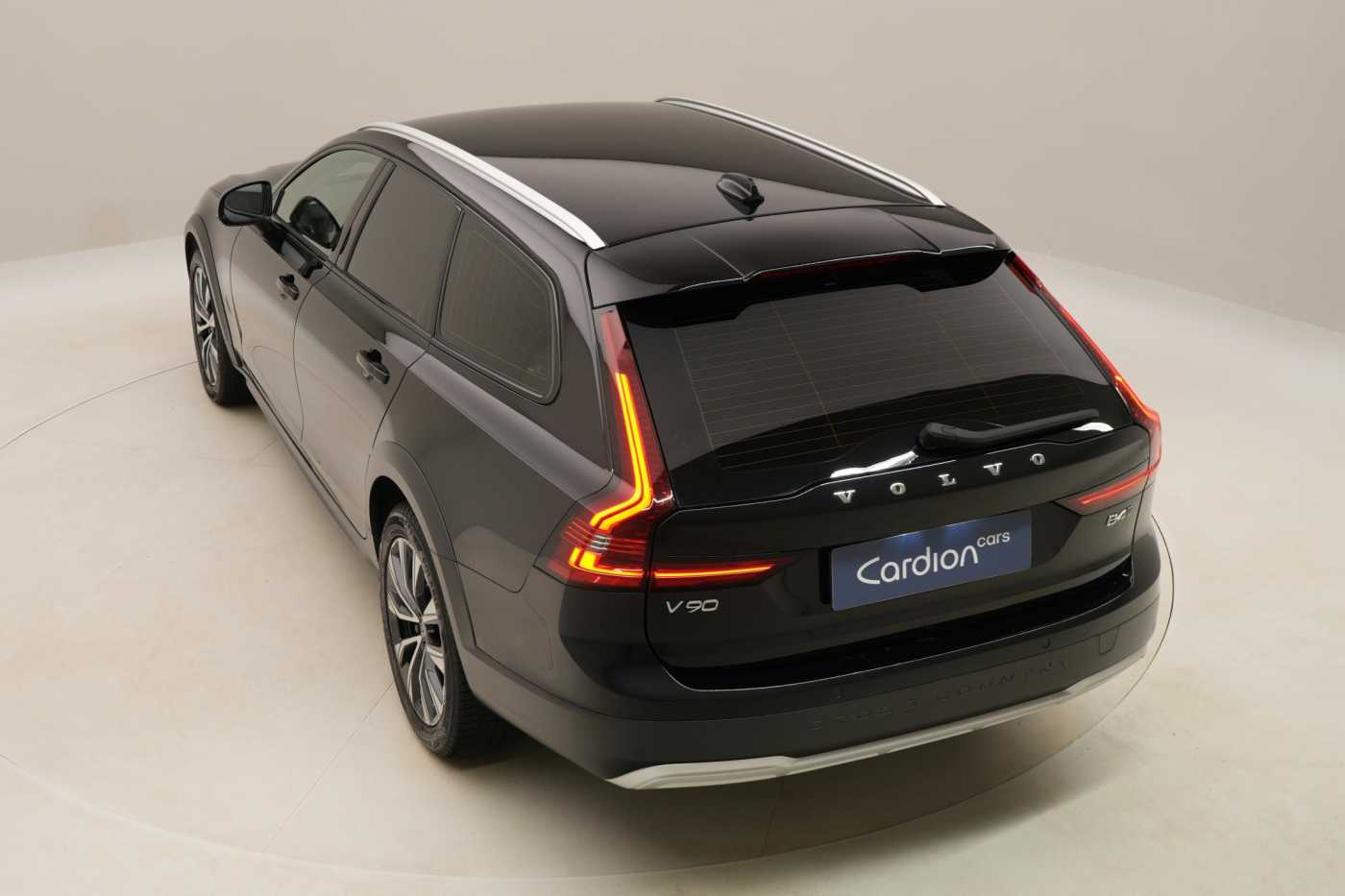 Volvo V90 Cross Country