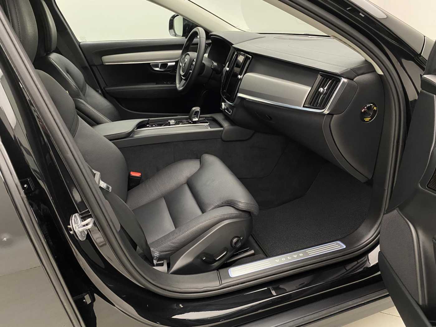 Volvo V90 Cross Country