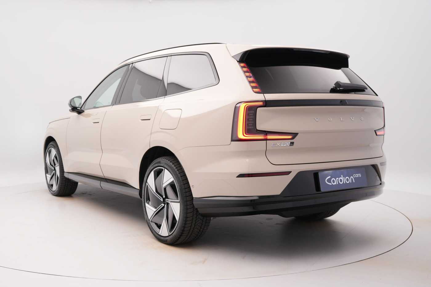 Volvo EX90