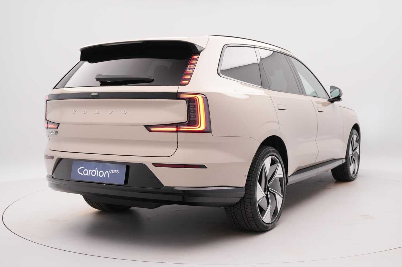 Volvo EX90