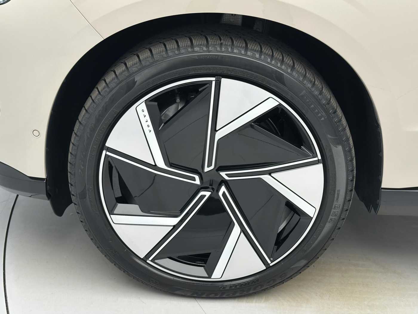 Volvo EX90