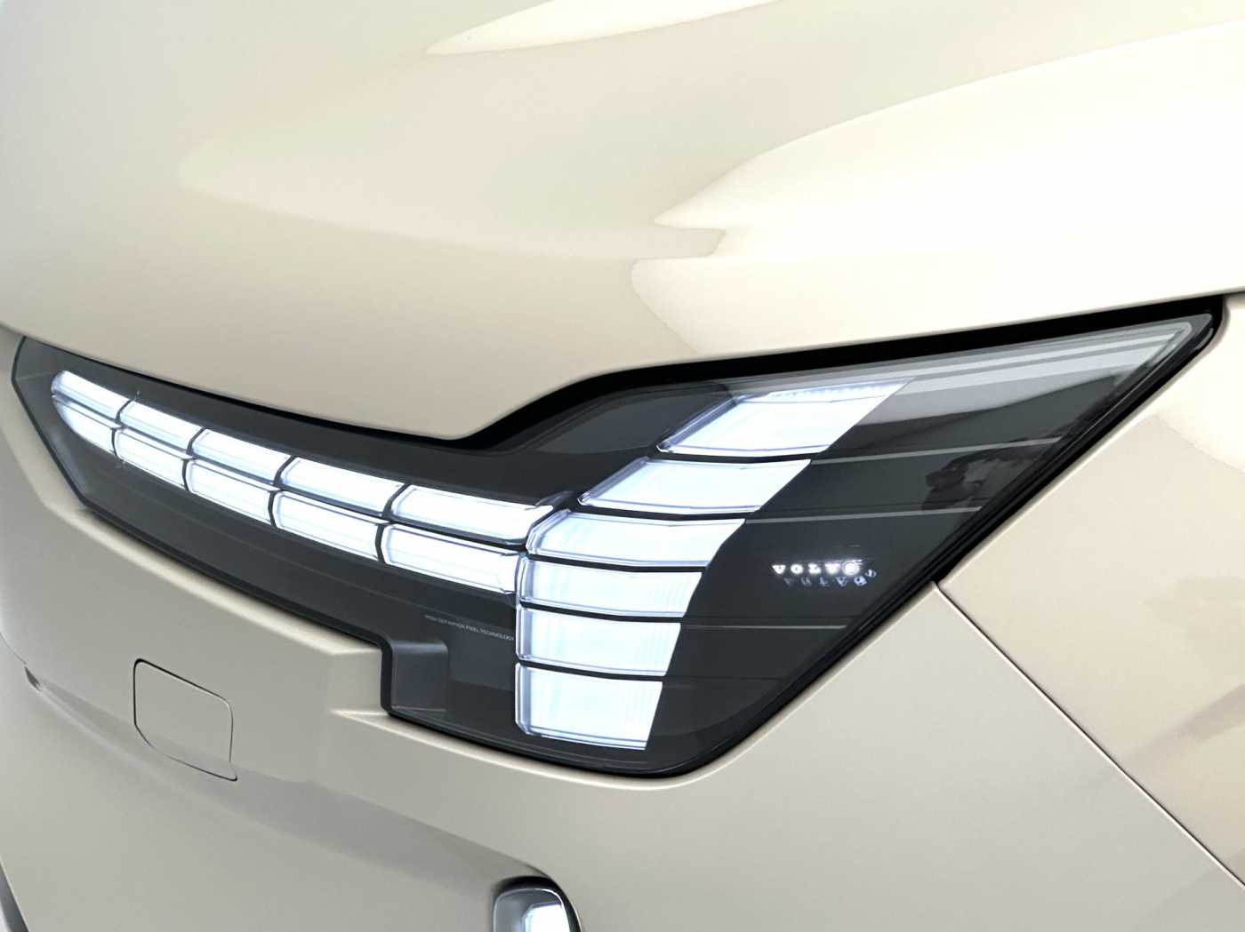 Volvo EX90