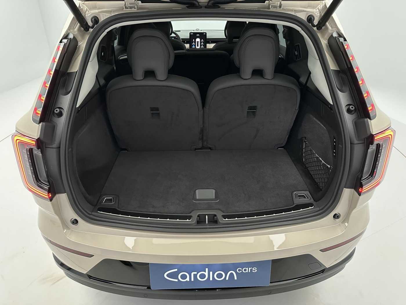 Volvo EX90