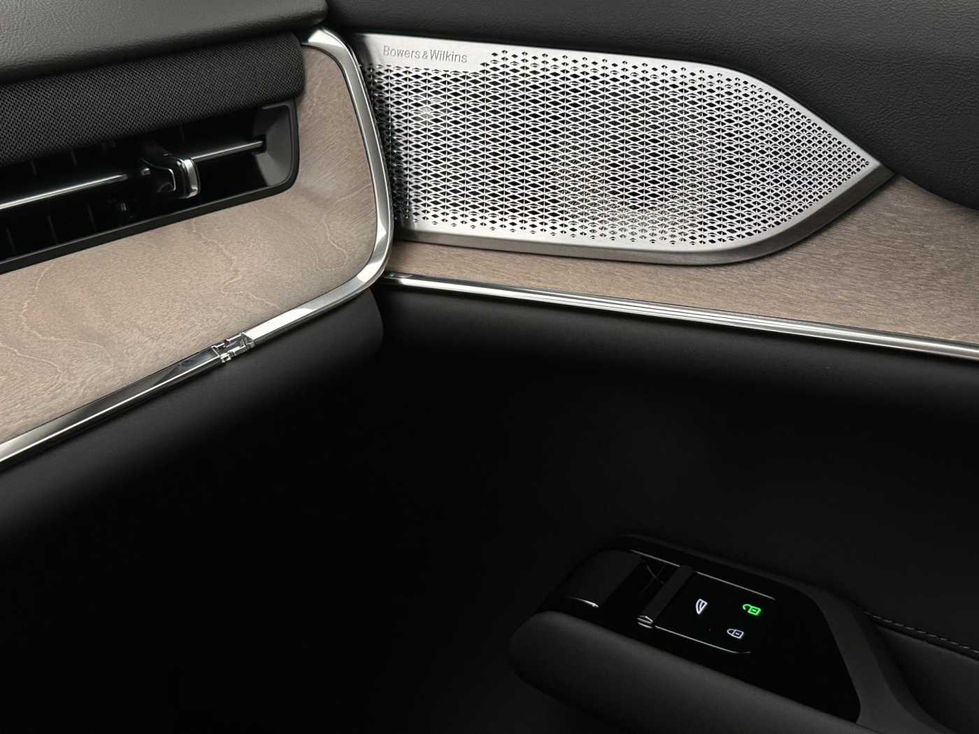 Volvo EX90