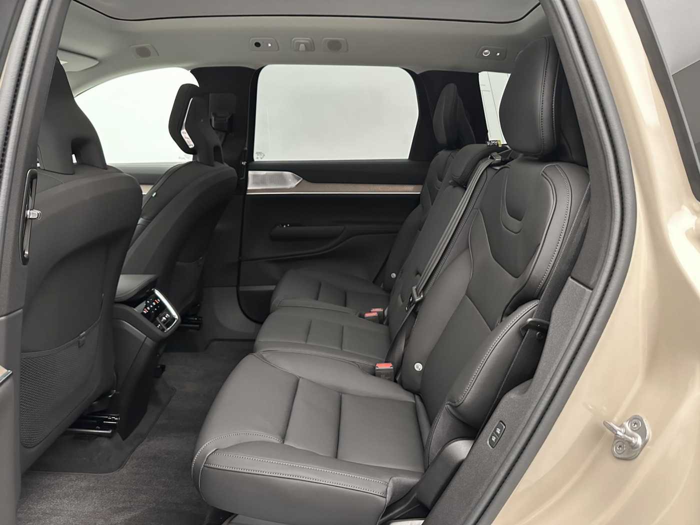 Volvo EX90