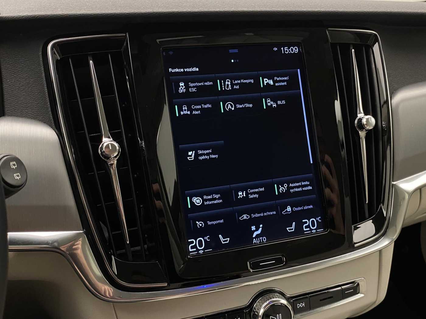 Volvo V90