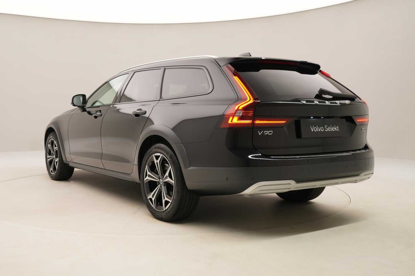 Volvo V90 Cross Country