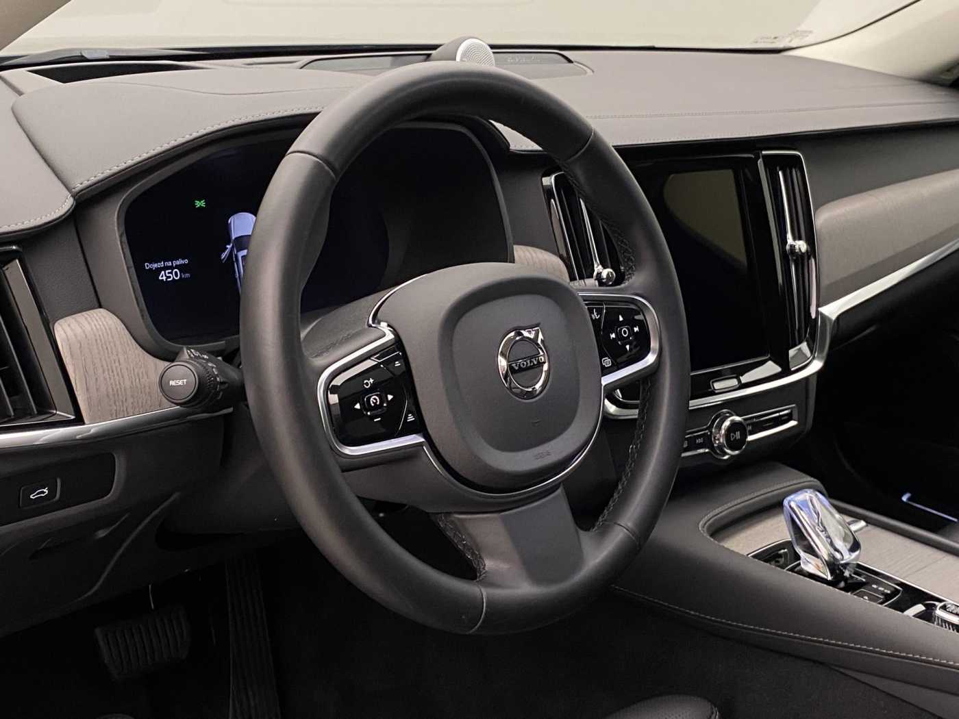 Volvo V90 Cross Country