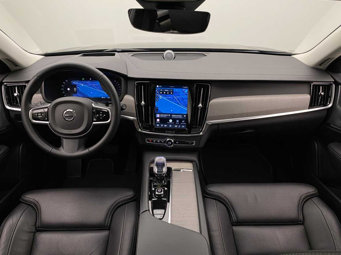 Volvo V90 Cross Country
