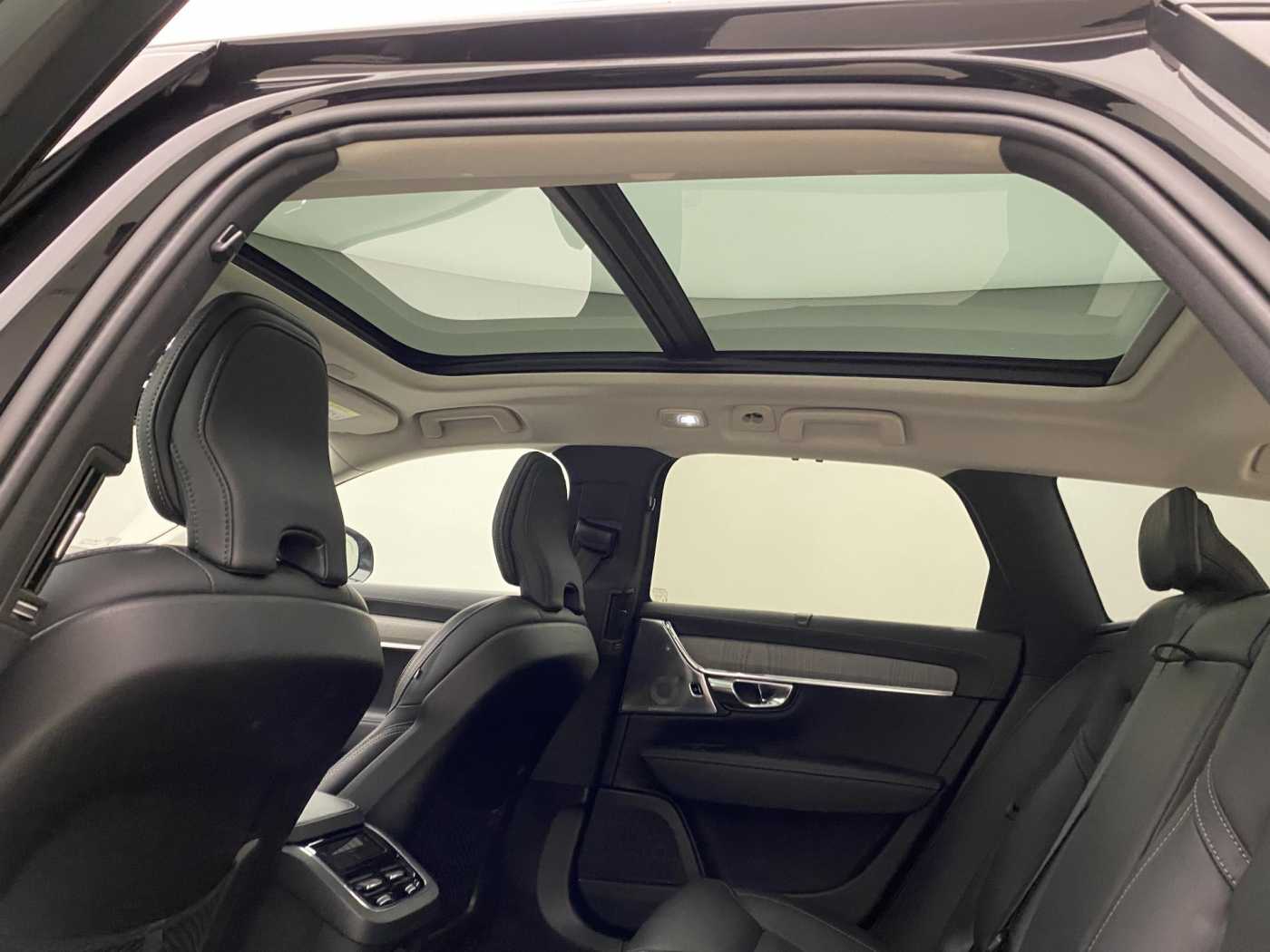 Volvo V90 Cross Country