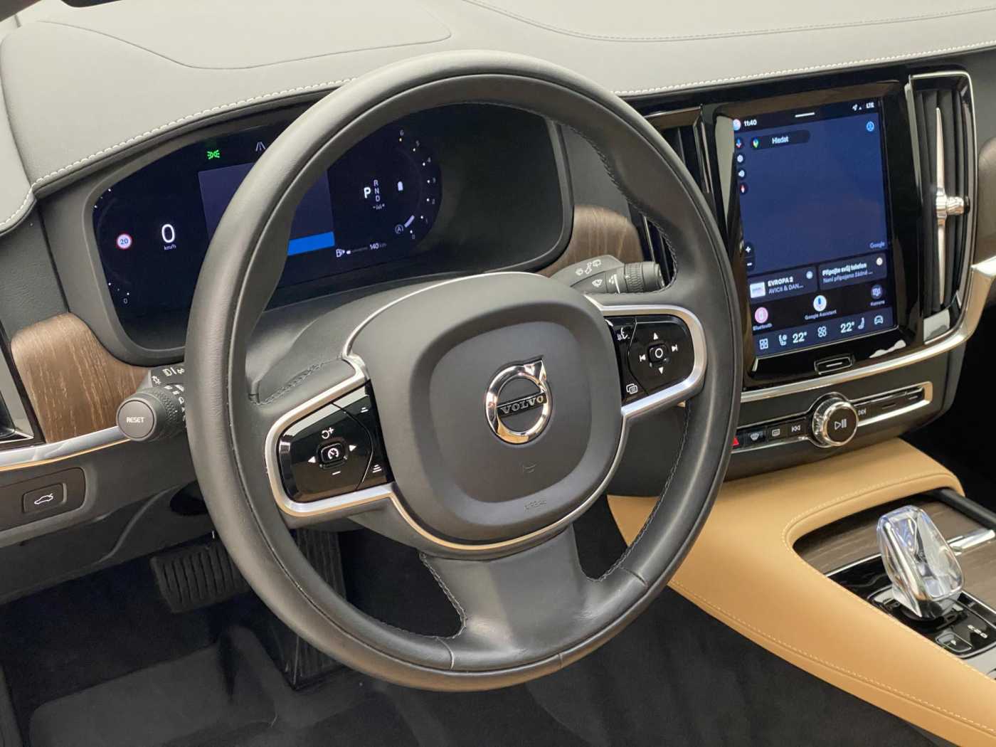 Volvo V90