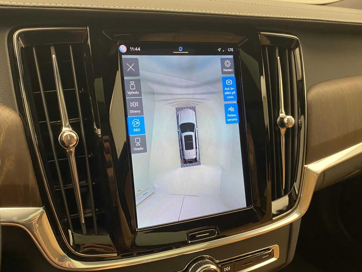 Volvo V90