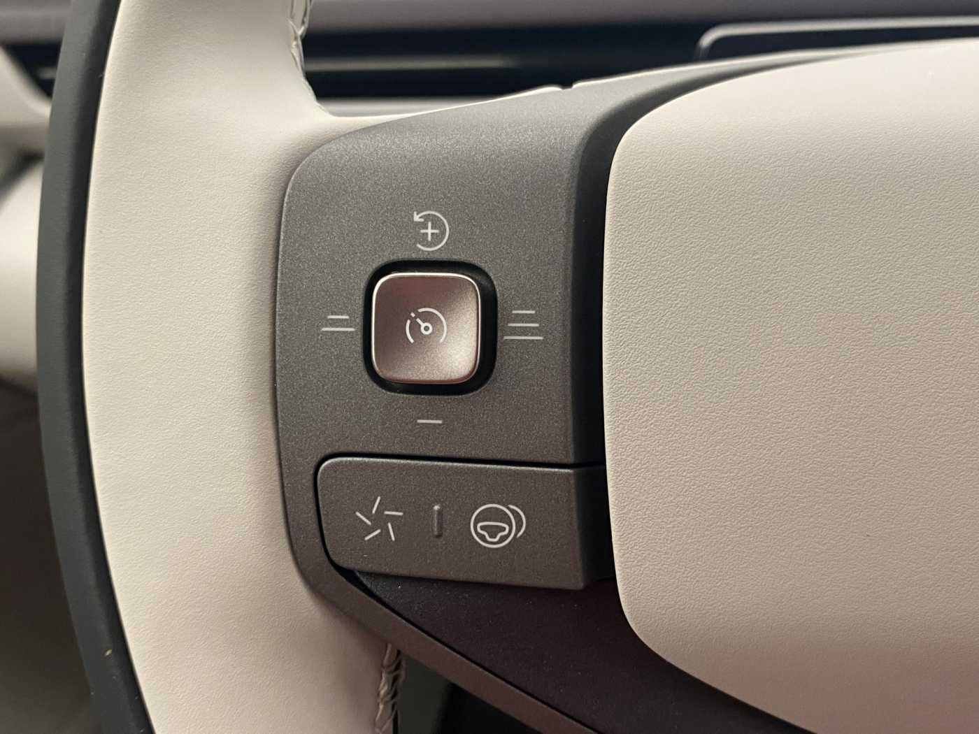 Volvo EX60