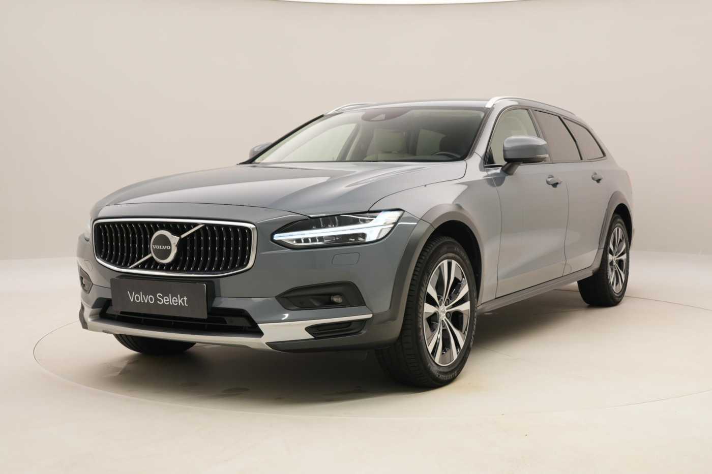 Volvo V90 Cross Country